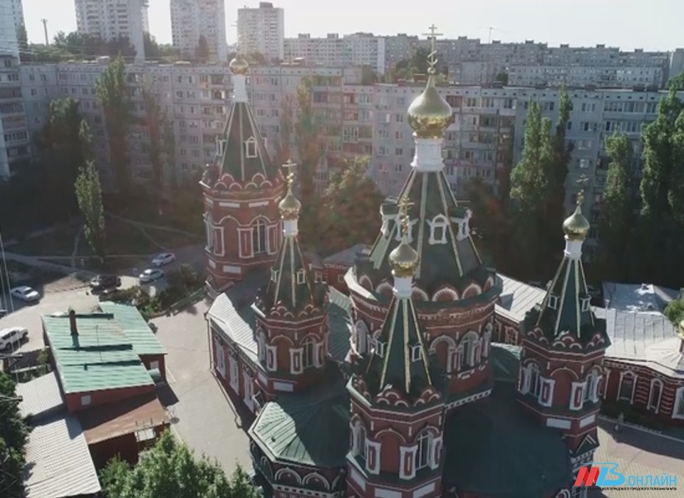 Жвачки и нижнее белье достали из фонтана в сквере у Казанского собора в Волгограде